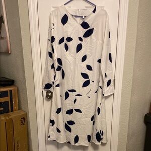 Elegant White and Blue Leaf Print Dress